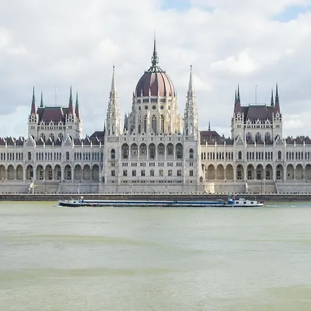 아파트 Aurora Acres *