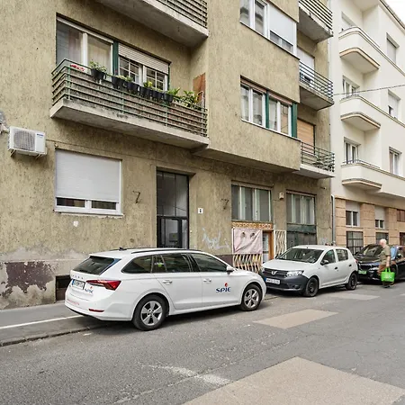 Apartment Aurora Acres Budapest