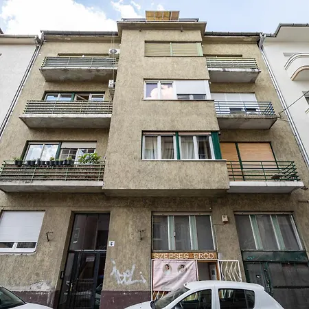Aurora Acres Apartament