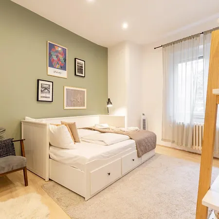 Aurora Acres Budapest