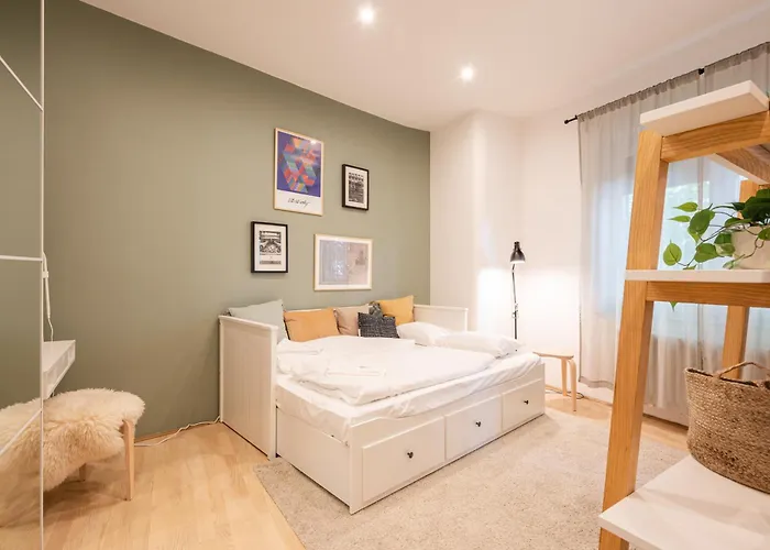 Aurora Acres Budapest